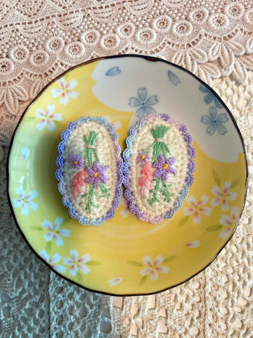 A Piece Of Embroidered Flower Hair Ornaments