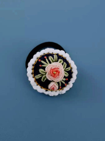 A Piece Of Embroidered Flower Hair Bands