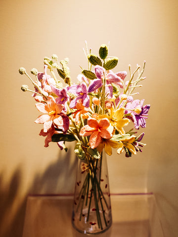 C6 Floral Prism | Bouquet ( 8 Martain Orchid with 3 flowers )