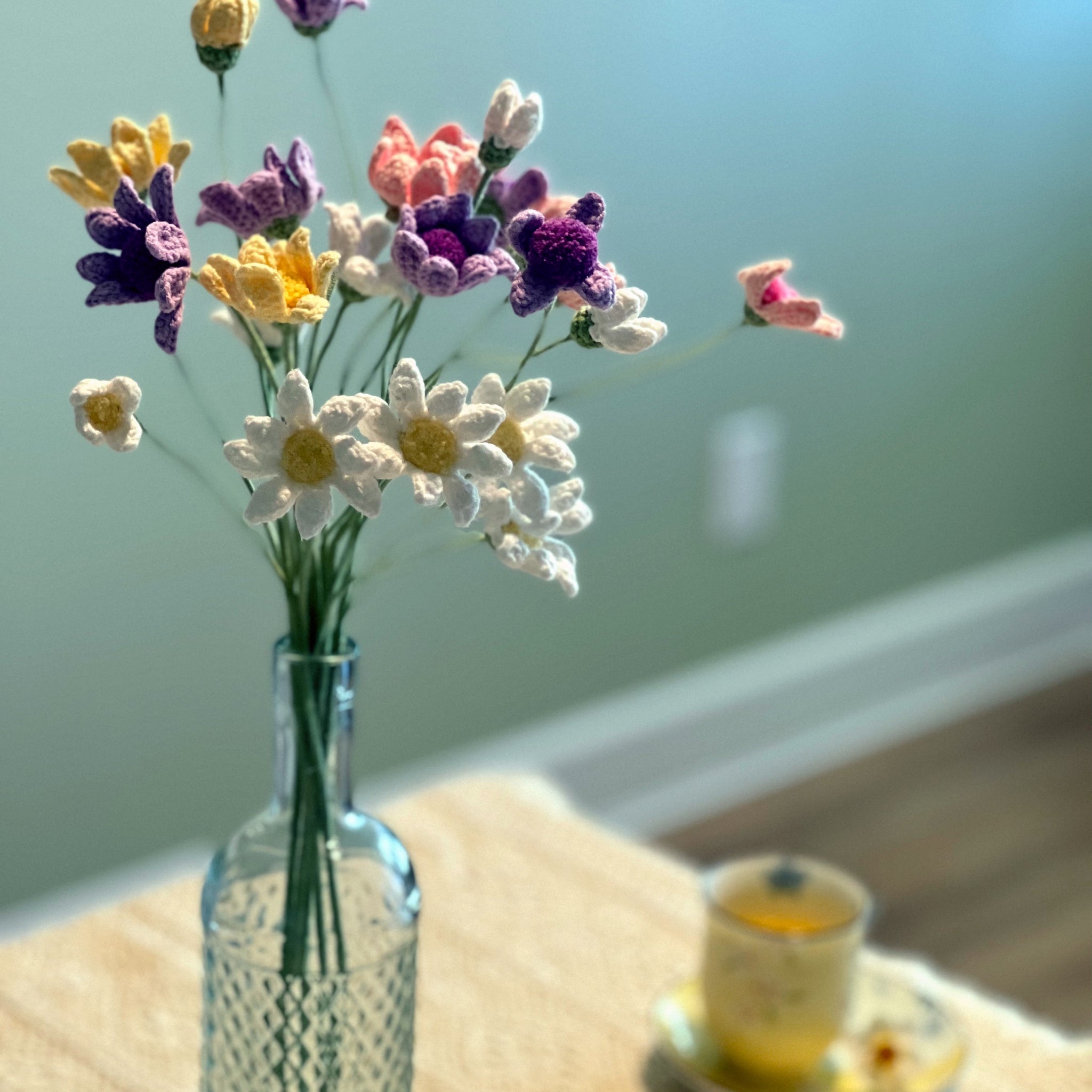 B7 Pastel Waltz | Bouquet ( 6 Blue Eye Daisies )