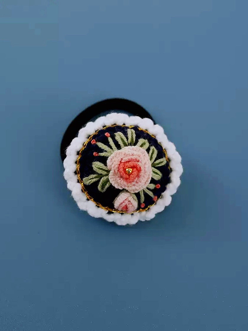 A Piece Of Embroidered Flower Hair Bands