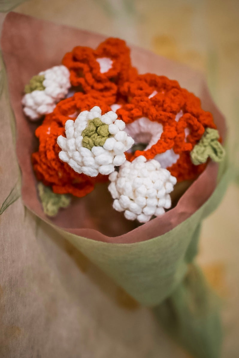 A3 Bloomy Suprise | Bouquet ( 2 Main flowers and 3 complementary flowers or leaves)