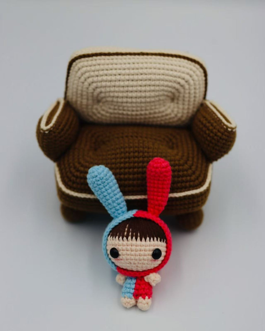 Mini Friends – Dual-Tone Bunny (1 pc, Red/Blue Hood)